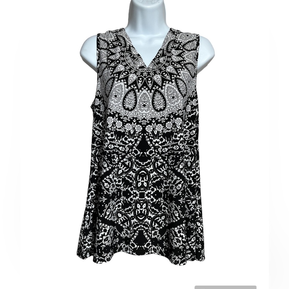 Westport Black and White Sleeveless V-Neck Paisley Tunic